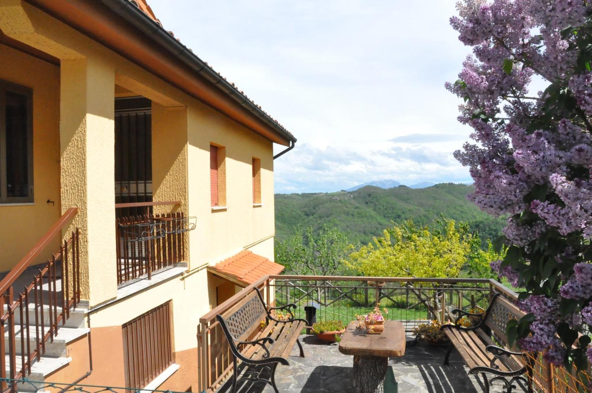 Agriturismo Le Castellare Montemonaco Bagian luar foto